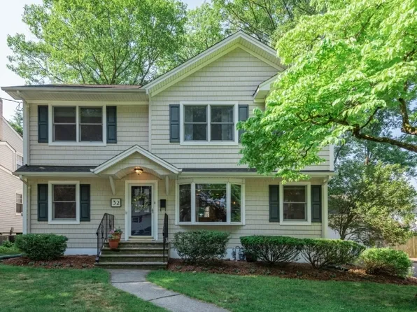 32 Mackay Ave, Waldwick Boro, NJ 07463