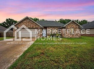 12520 Meadow Oaks Ln, Farmington, AR 72730
