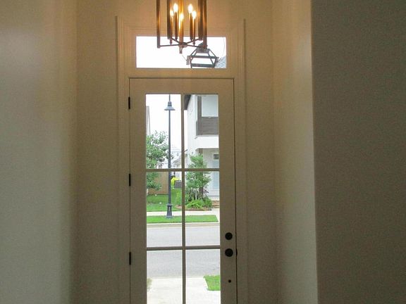4th image of 406 Catalina Ln