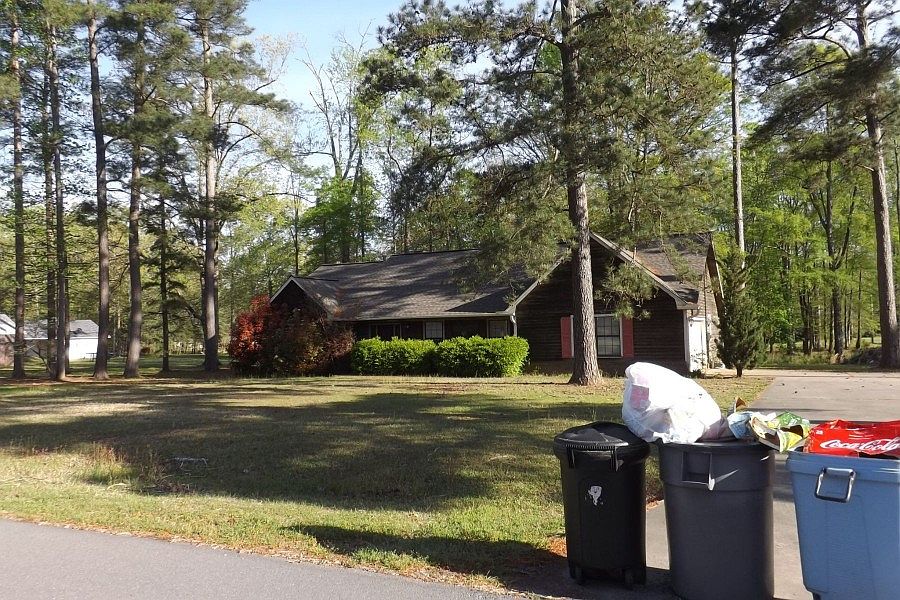 2nd image of 606 Shannon Ln