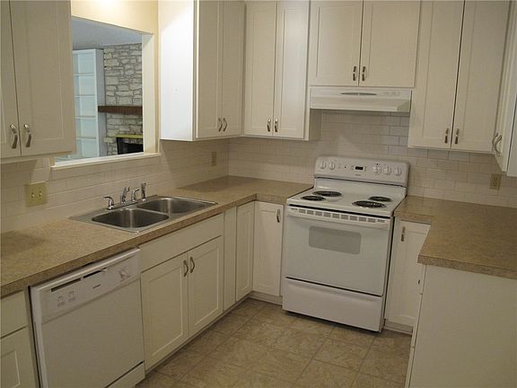 3rd image of 900 Brushy Creek Dr