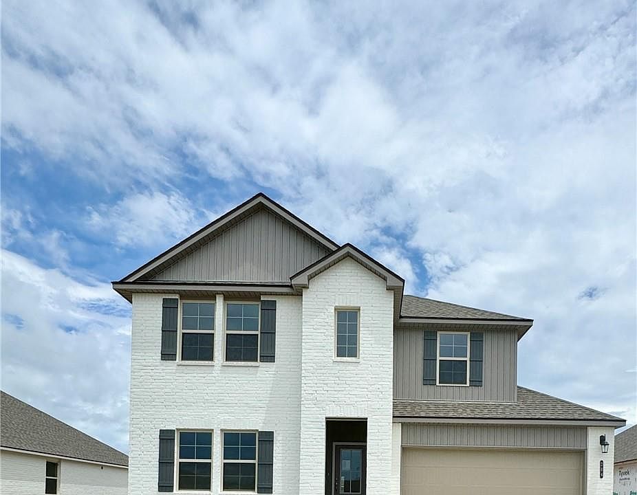 1st image of 284 Sawyer Dr