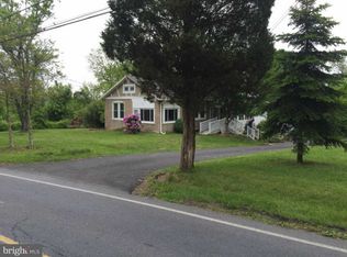 210 Cemetery Rd, Schwenksville, PA 19473