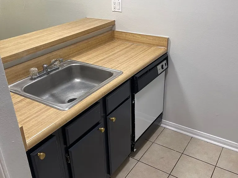 100-103 Sandra Del Mar Dr — Photo 6