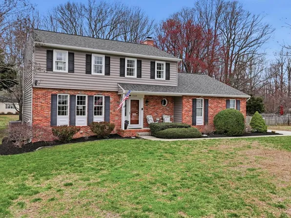 8329 Sail Ct, Pasadena, MD 21122