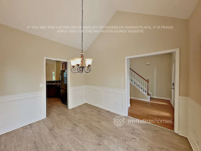 2453 Folsom St — Photo 4