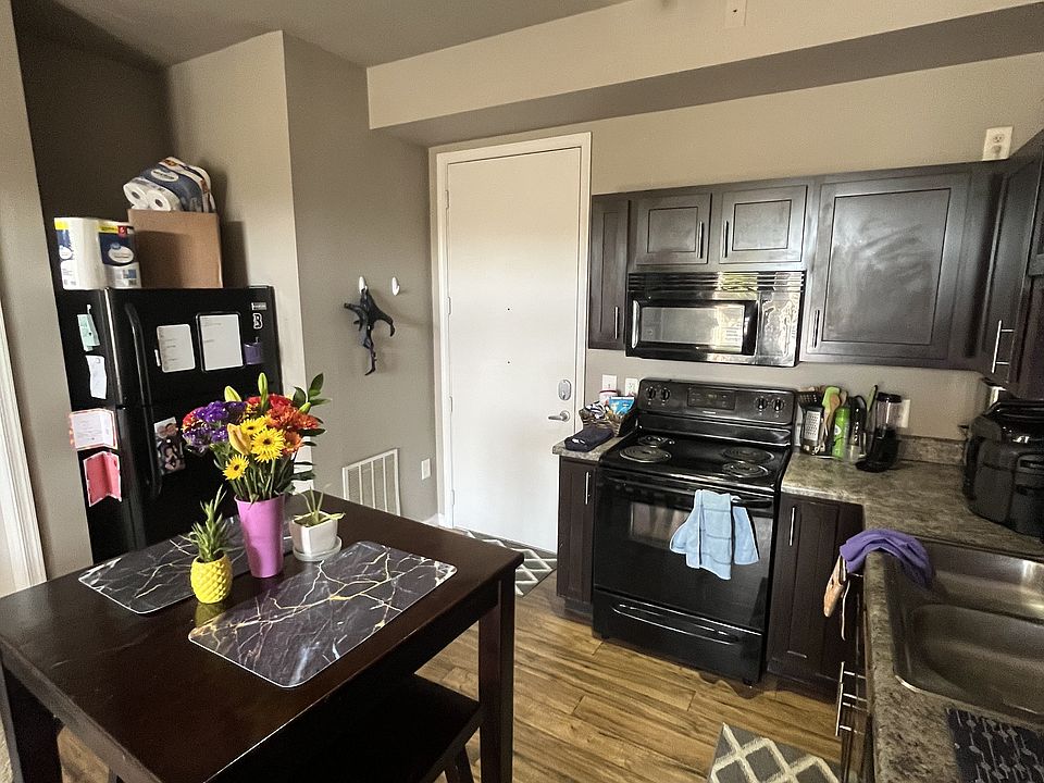 1st image of 601 W Bacon St #3105