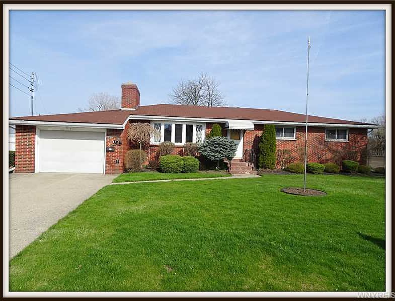 121 Rumford St, Depew, NY 14043 | Zillow