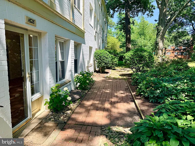 1628 Ripon Pl — Photo 18