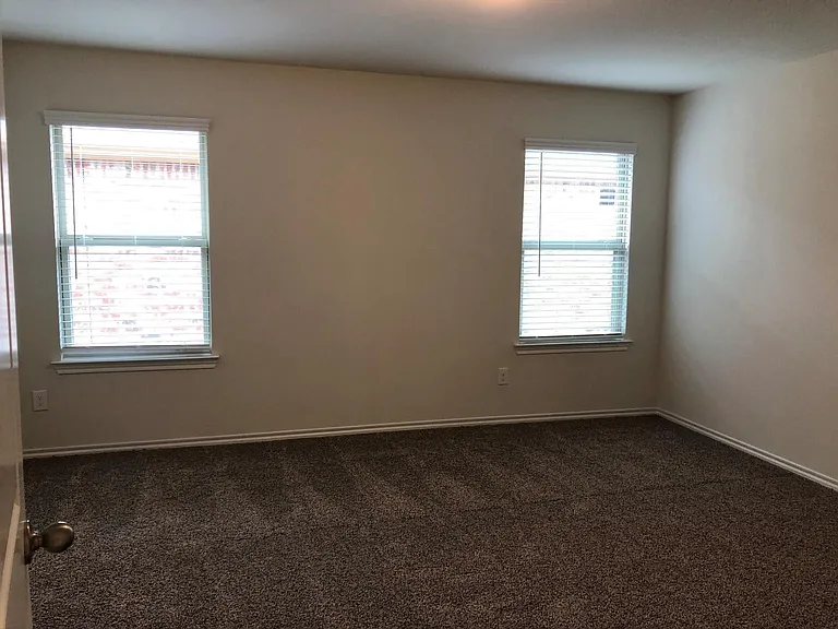 604 Rustic Meadows Trl — Photo 10