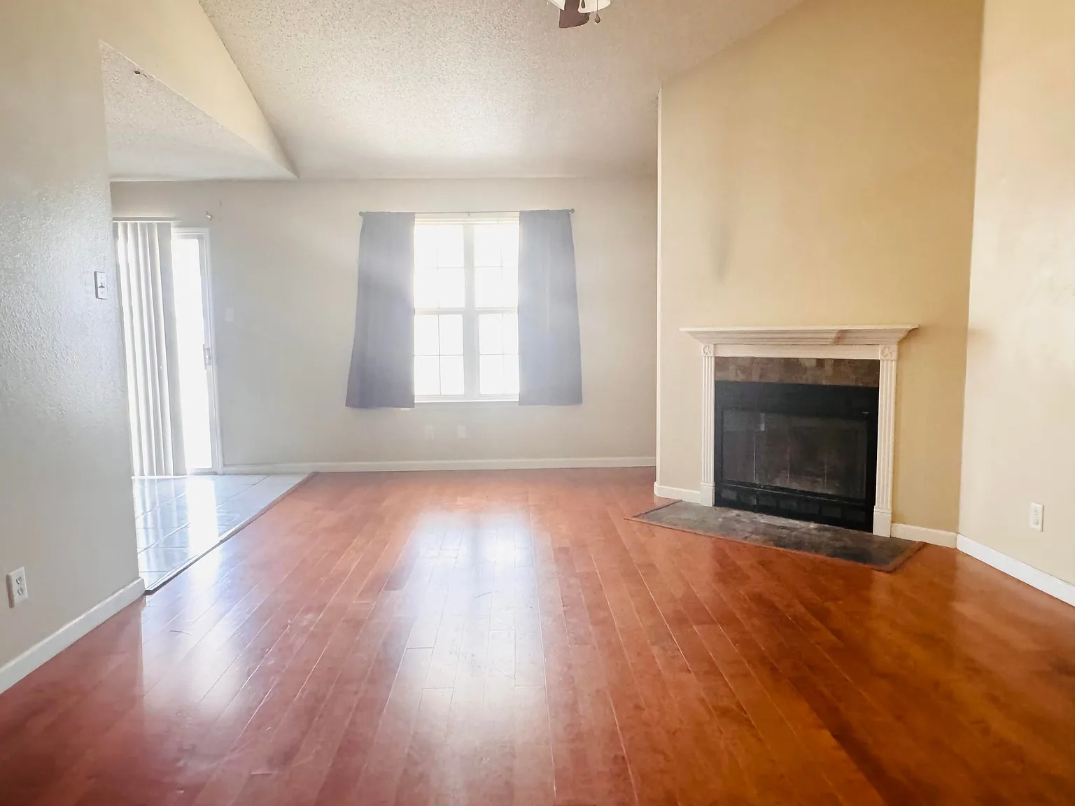 4 bed, 2.5 bath, 1560 sqft, $1,750 — Photo 2