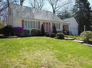 12 Garden Hills Pkwy, Cranston, RI 02920