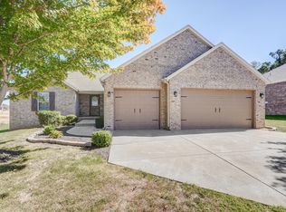 1122 N Bluegill St, Nixa, MO 65714