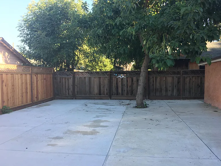 1282 Plum St — Photo 5