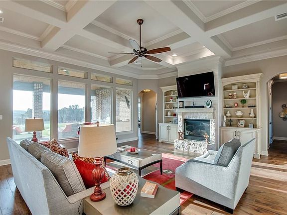 5th image of 8408 Darley Ct S