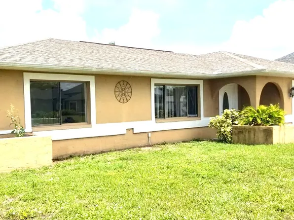 1421 SE 4th Pl, Cape Coral, FL 33990