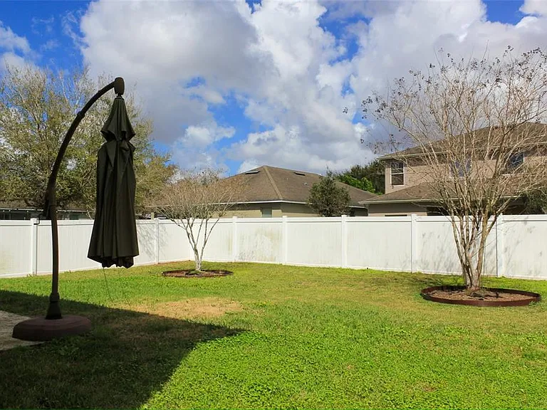12927 Boggy Pointe Dr — Photo 38