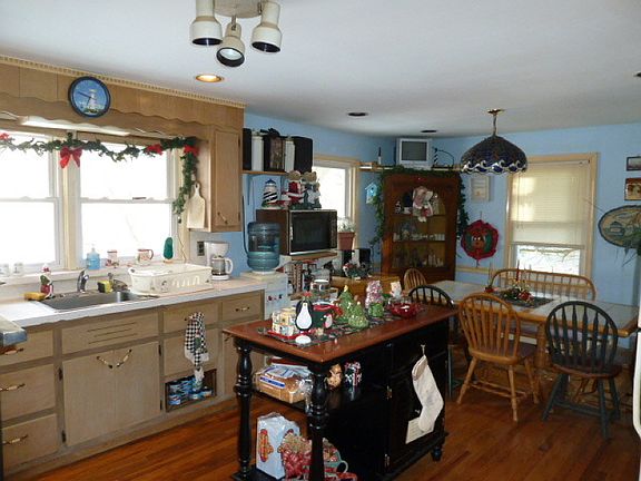 5th image of 24 Forest Dr