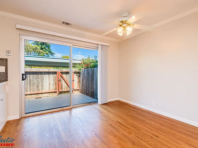 457 Oak Ave — Photo 4