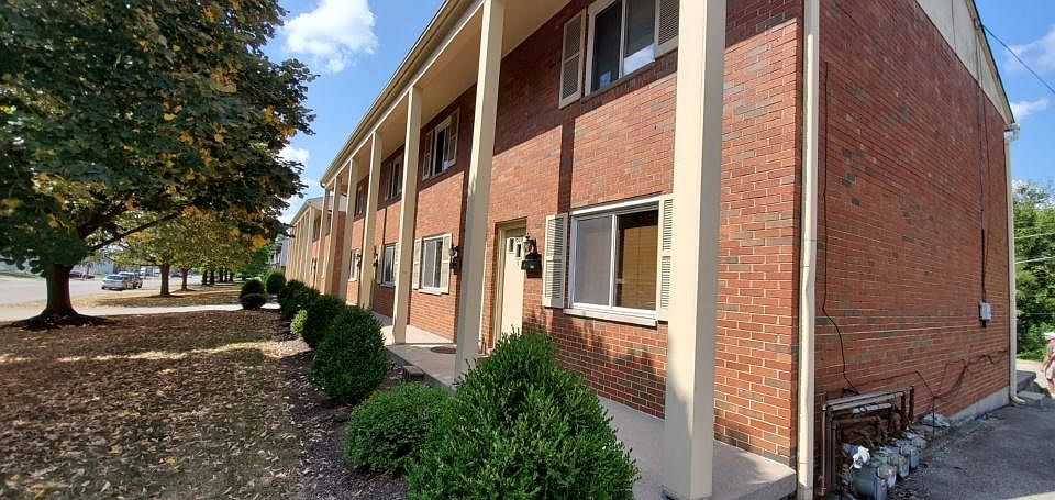 1st image of 810 Jackson Ln #810