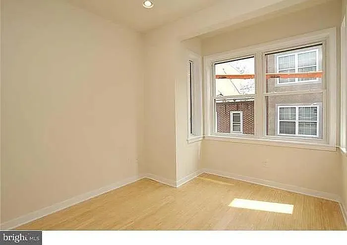 1010 S Cleveland St — Photo 3