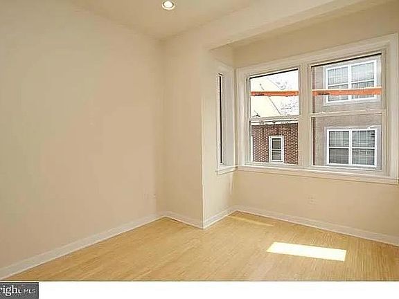 3rd image of 1010 S Cleveland St #1
