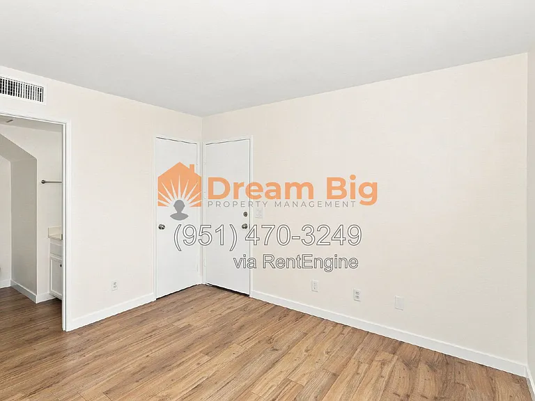 7963 Townsend Dr — Photo 17