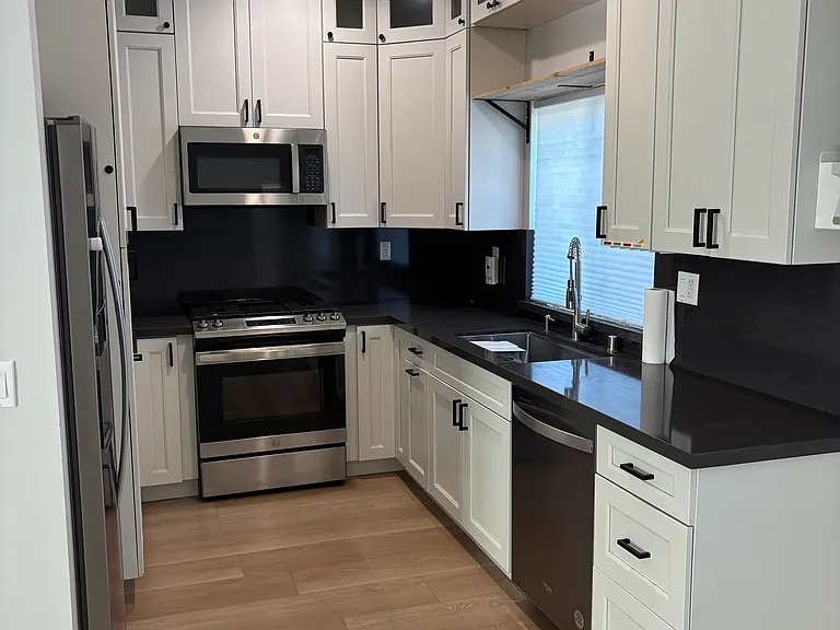 16312 Van Ness Ave — Photo 7