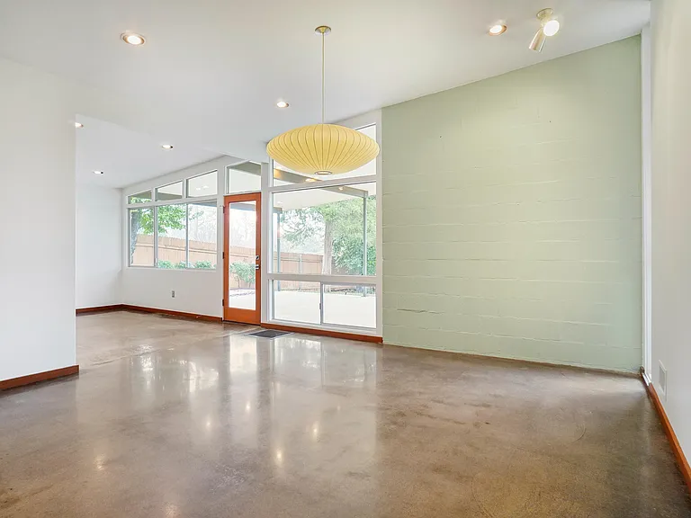 1403 Kendolph Dr — Photo 21