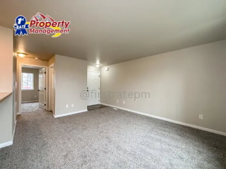 10154 W Garverdale Ln #201 — Photo 9