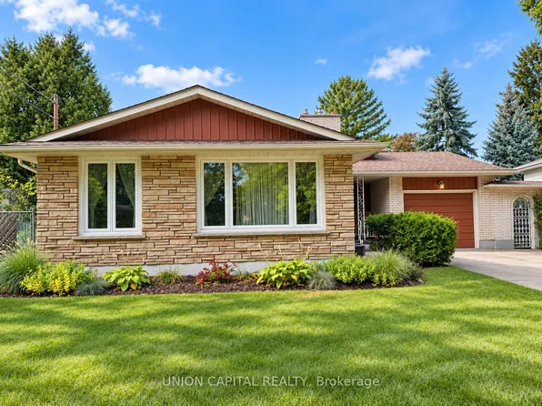 21 Croydon Dr, Saint Catharines, ON L2M 1J3