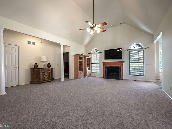 2nd image of 85 Redcrest Ct
