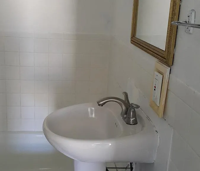 411 Noble St — Photo 3