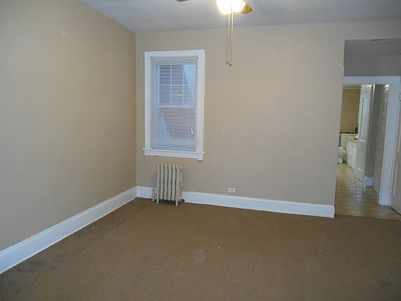 Pictures prior to current tenant