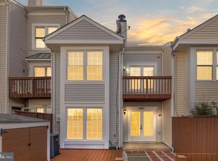 6011 Sunset Ridge Ct, Centreville, VA 20121