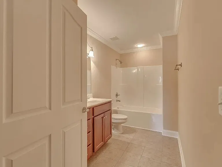 2208 Stanford Ct — Photo 10