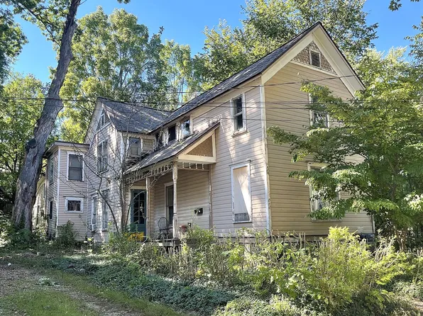 840 Village St, Kalamazoo, MI 49008