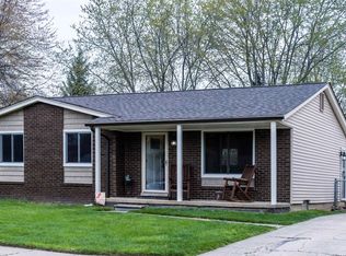 19155 Porter Dr, Clinton Township, MI 48038