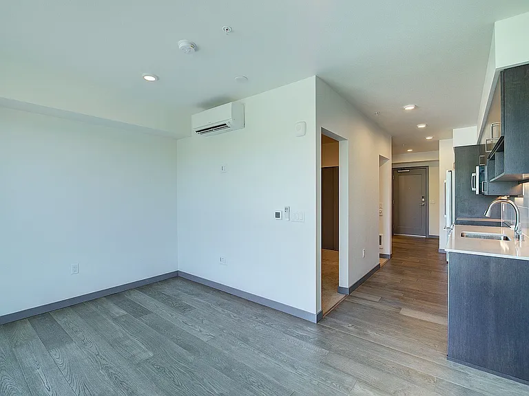 11903 NE 128th St #605 — Photo 8