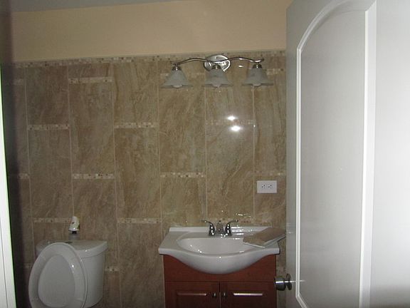 3rd image of 2300 E 71st St #3