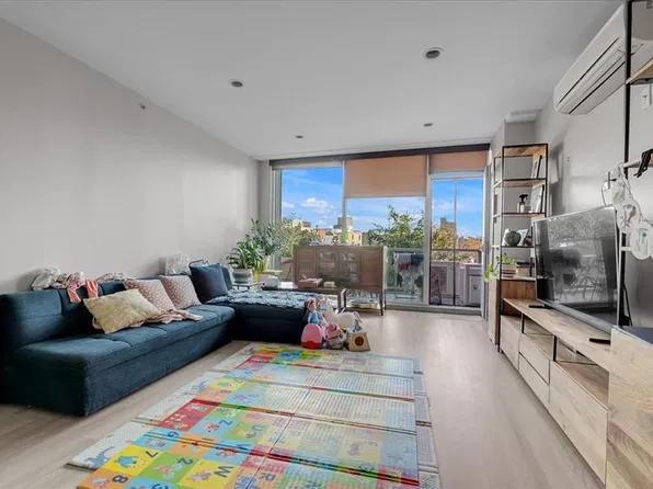 384 Neptune Ave APT 402, Brooklyn, NY 11235