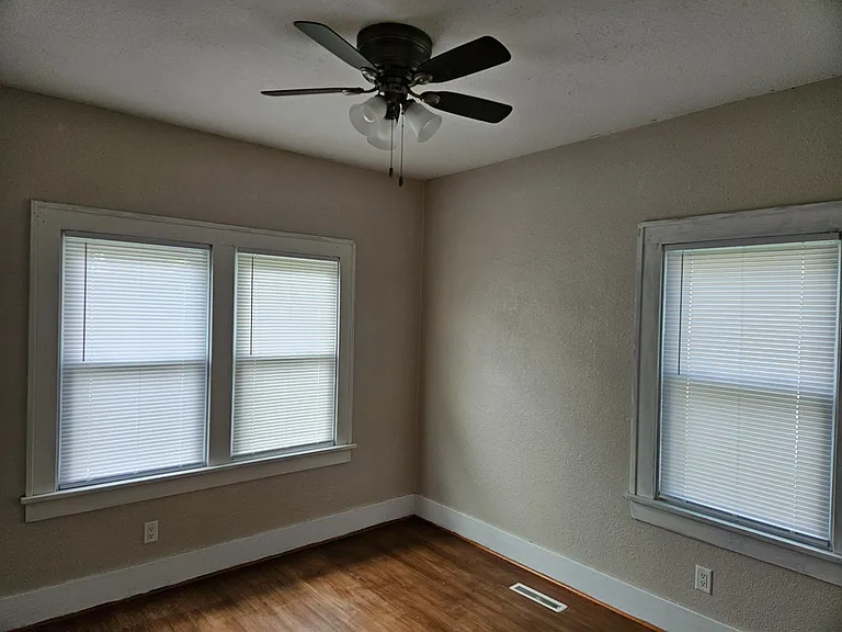 618 W Military Ave — Photo 15