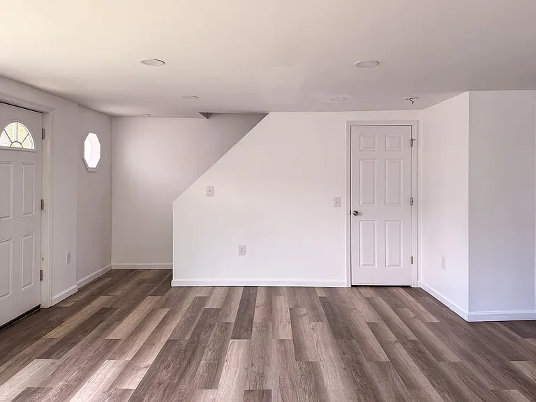305 Willow St — Photo 11
