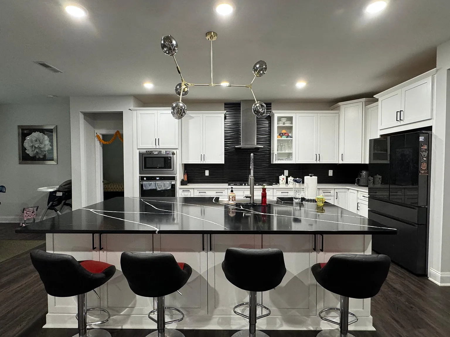 5 bed, 4.5 bath, 3854 sqft, $3,500 — Photo 3