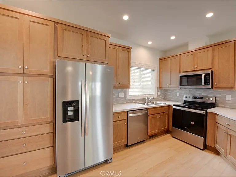 7317 Kelvin Ave — Photo 5
