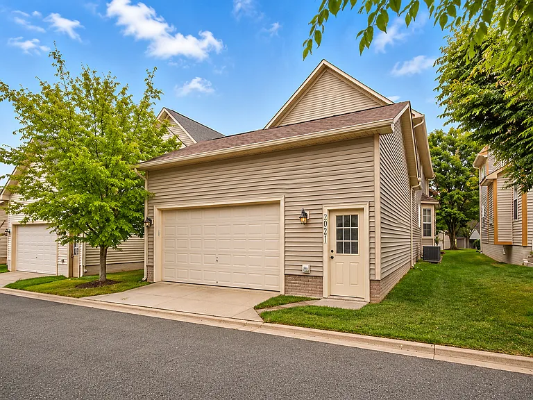 3921 Braveheart Cir — Photo 21