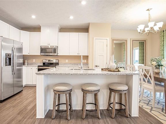 5th image of 3402 Foxglove Dr #6A