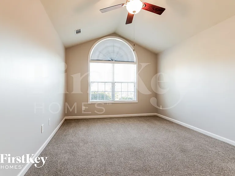 6732 Carriage Walk Ln — Photo 9