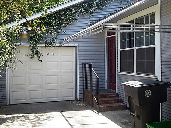 Garage.