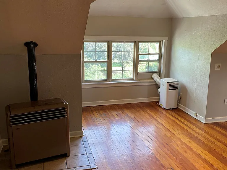 3810 E. 17th Ave. Apartments — Photo 6
